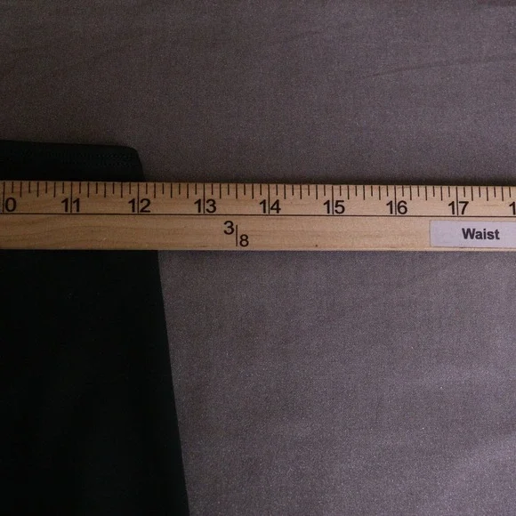 GymShark Venture Leggings Dark Green Pockets Size Medium NWT - Picture 7 of 9